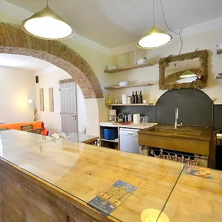 Sleeps 6 Pool Wifi Apartment *